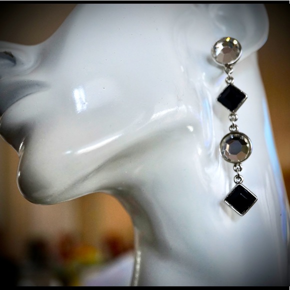 Ben-Amun Czech Crystal Drop Earrings - Picture 2 of 7